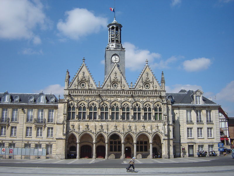 Soubor:Stadhuis Saint Quentin.JPG