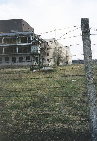 Soubor:Paldiski abandoned military buildings.jpg