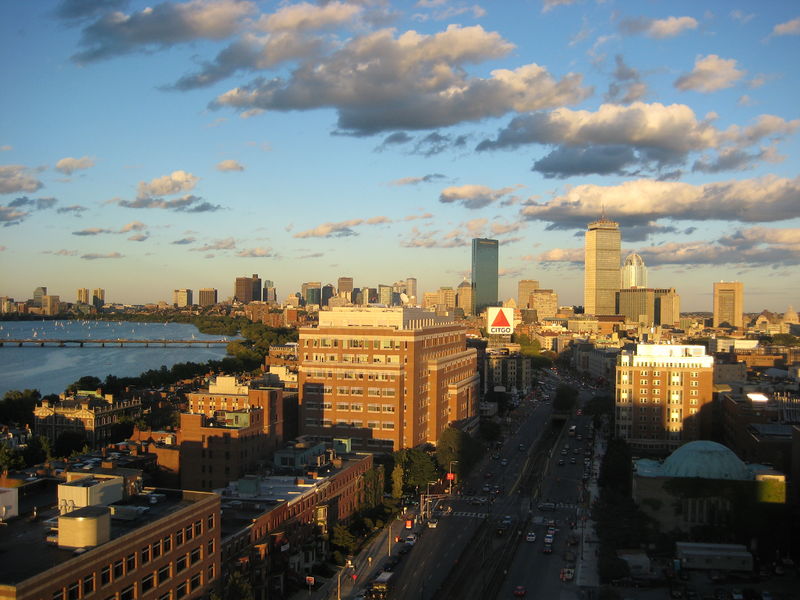 Soubor:Boston at sunset.jpg