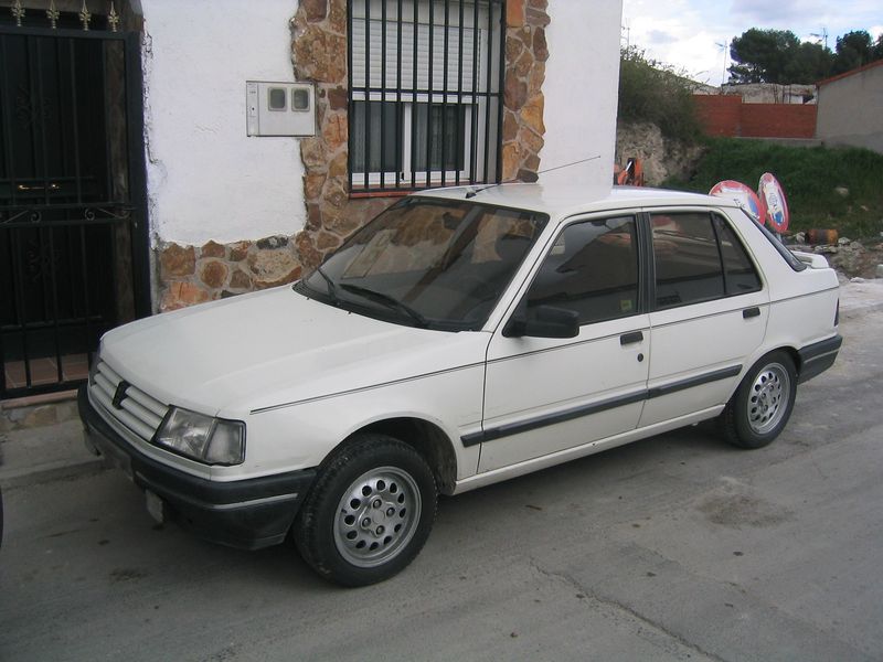 Soubor:Peugeot309 17D.jpg