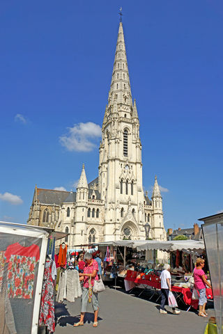 Saint-Nicolas and Market (2014)