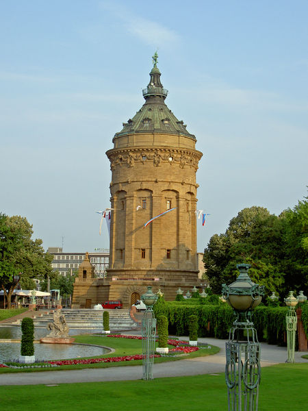 Soubor:Mannheim-Wasserturm-2005-06-26.jpg