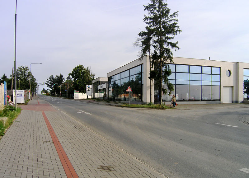 Soubor:Vestec, Vídeňská str.jpg