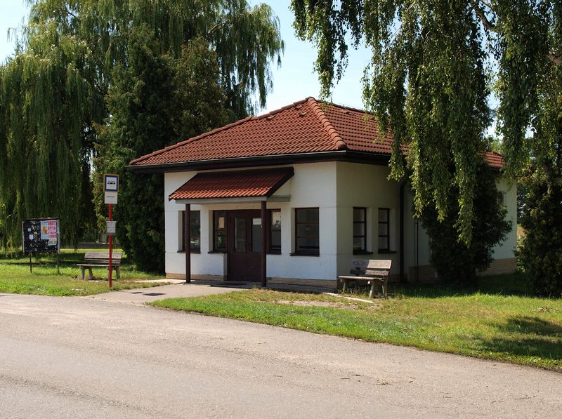 Soubor:Rašovice, zastávka.jpg