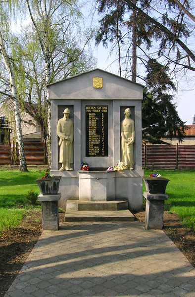 Soubor:Veleň, Memorial.jpg