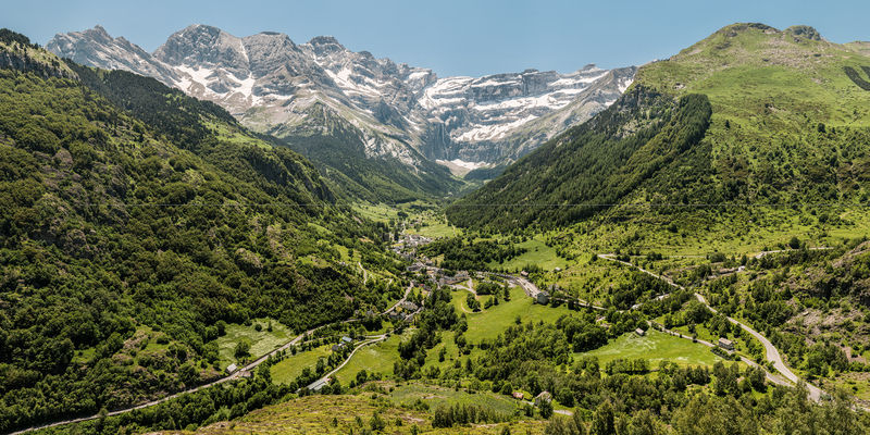 Soubor:Gavarnie recti Wikimedia Commons.jpg