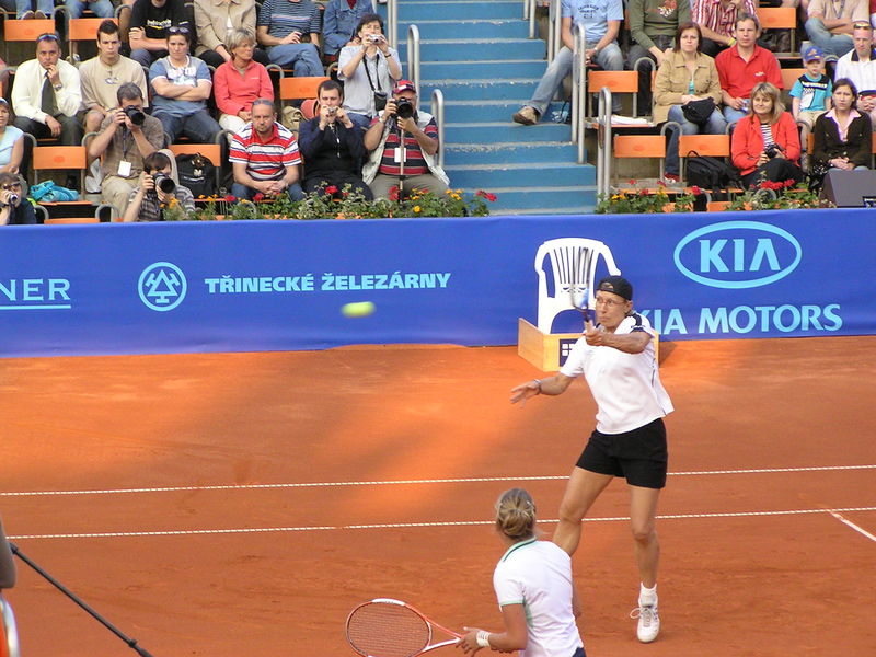 Soubor:MNavratilova-BStrycova-ECM-2006-53.jpg